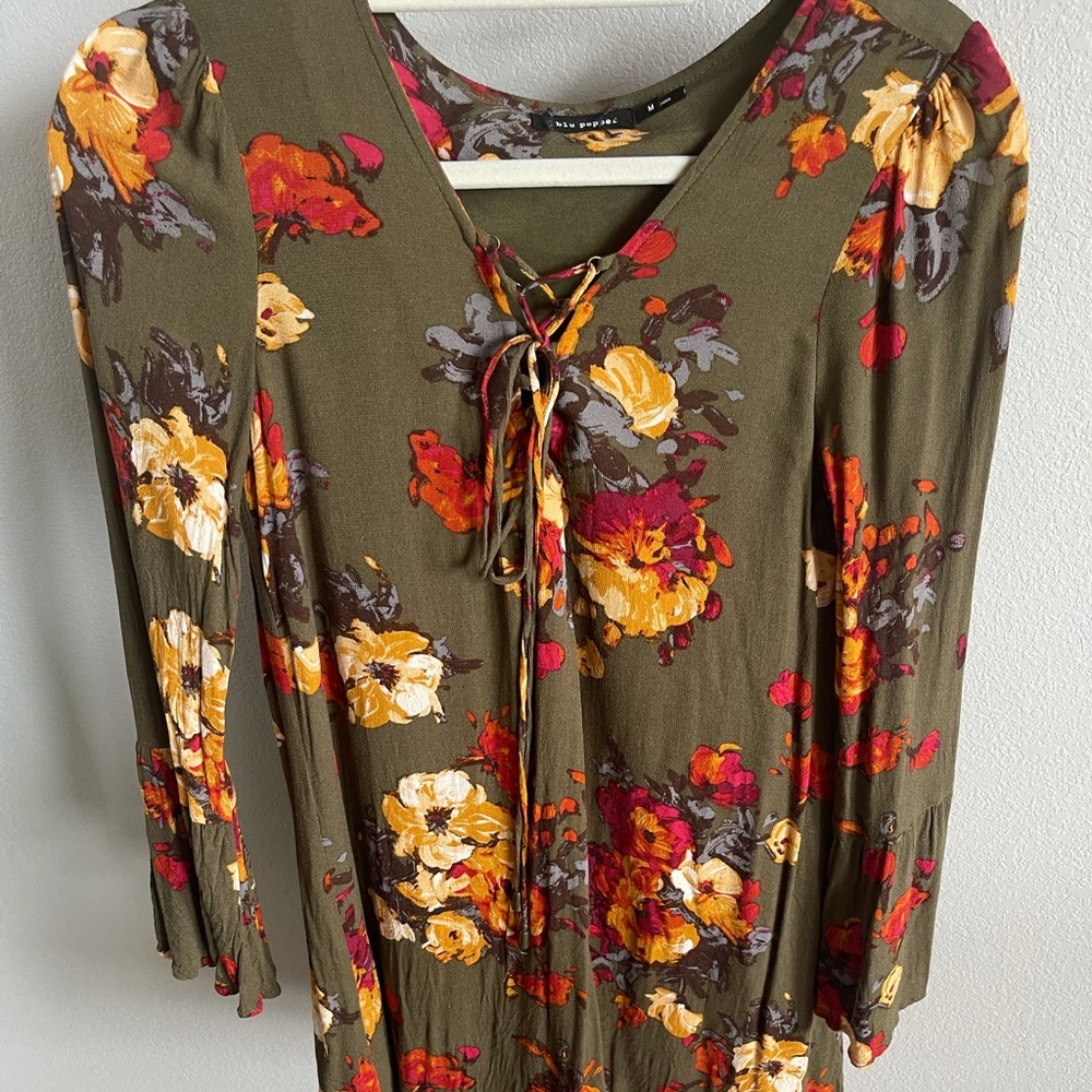 Blu Pepper women’s floral shirt size med